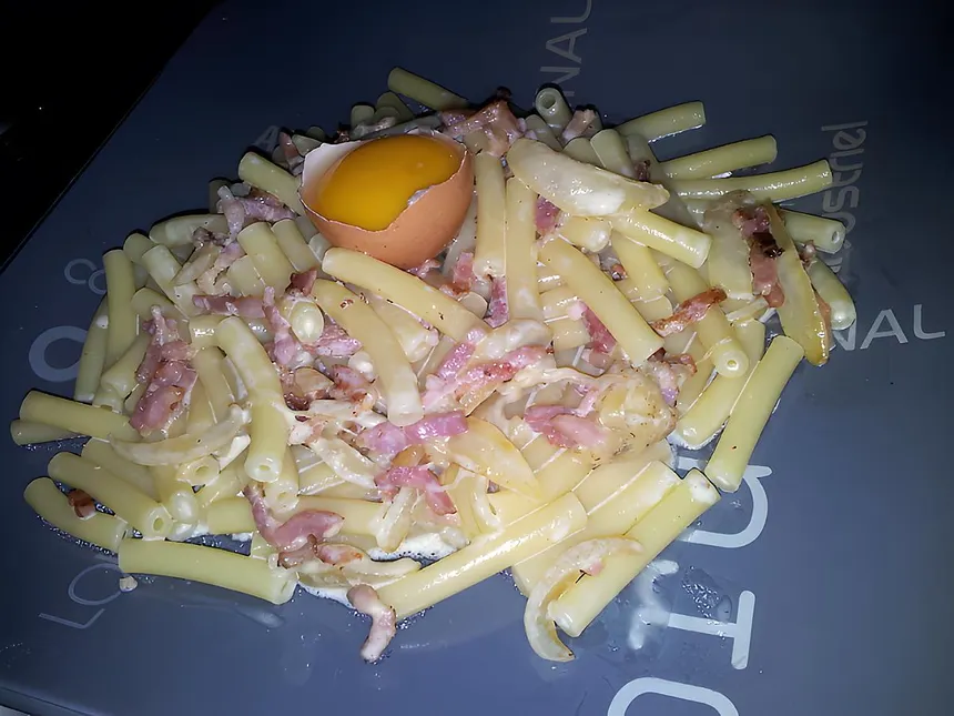 Macaronis à la carbonara